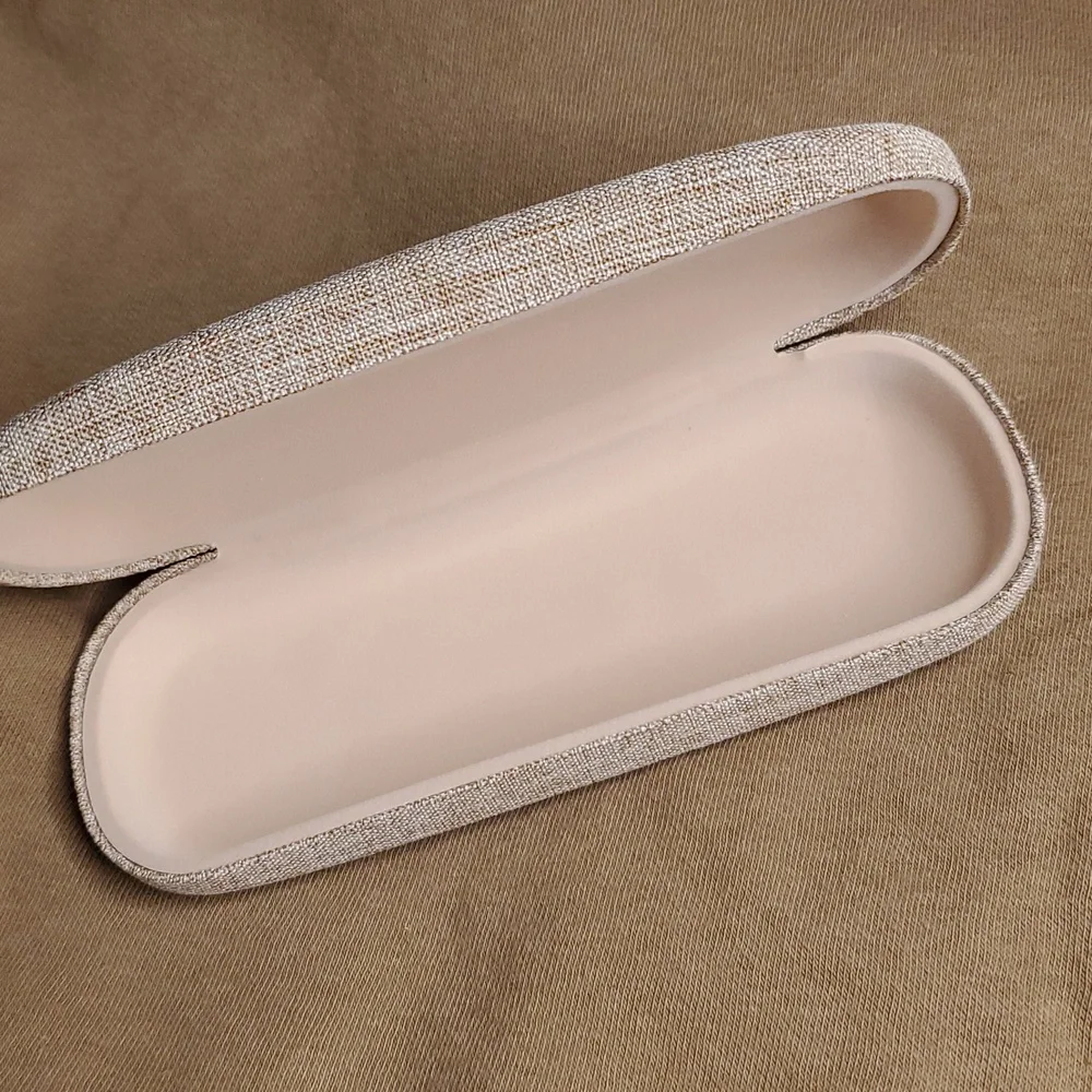 NWOT Eyeglasses Case‎ in Beige